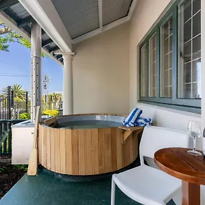 Stone - Camps Bay Village Gasthof